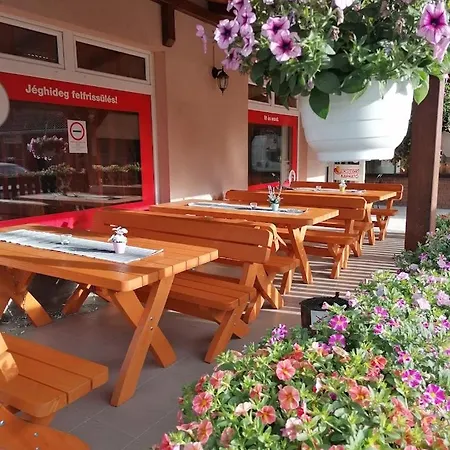 Kettos Csarda Szallashely Мини-отель Bocfoelde