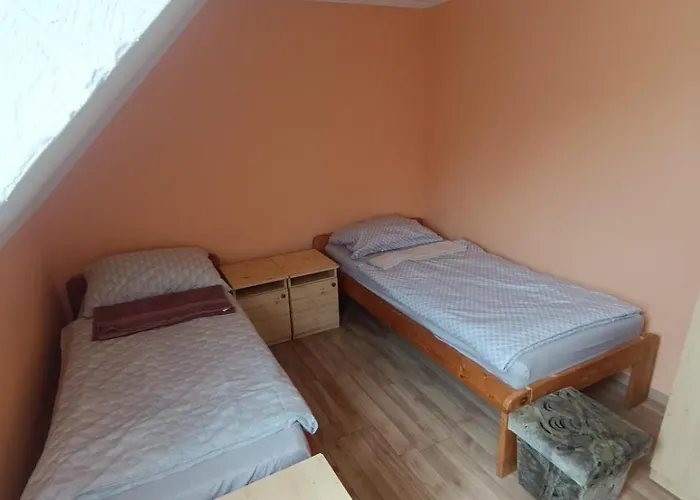 Kettos Csarda Szallashely イン Bocfoelde